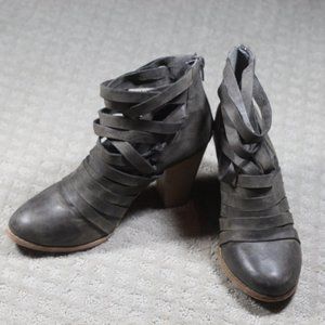 Mi iM Urban 04 Strappy Caged Stacked Heel Bootie